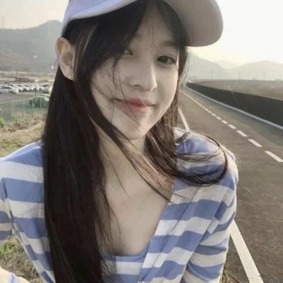 蓝色江流淌